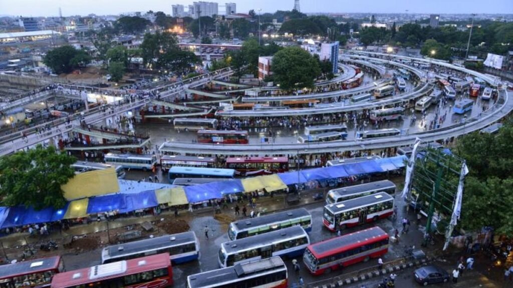 Kempegowda Majestic Bus Station Bangalore in 560002 pin code area - KSRTC and BMTC bus terminal near City Market
