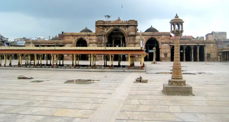 Jama Masjid Ahmedabad near 380001 PIN Code area in Gujarat.