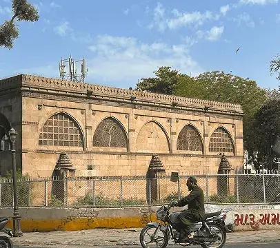 Sidi Saiyyed Mosque 380001 pin code Ahmedabad Tree of Life stone lattice window Indo-Islamic architecture.
