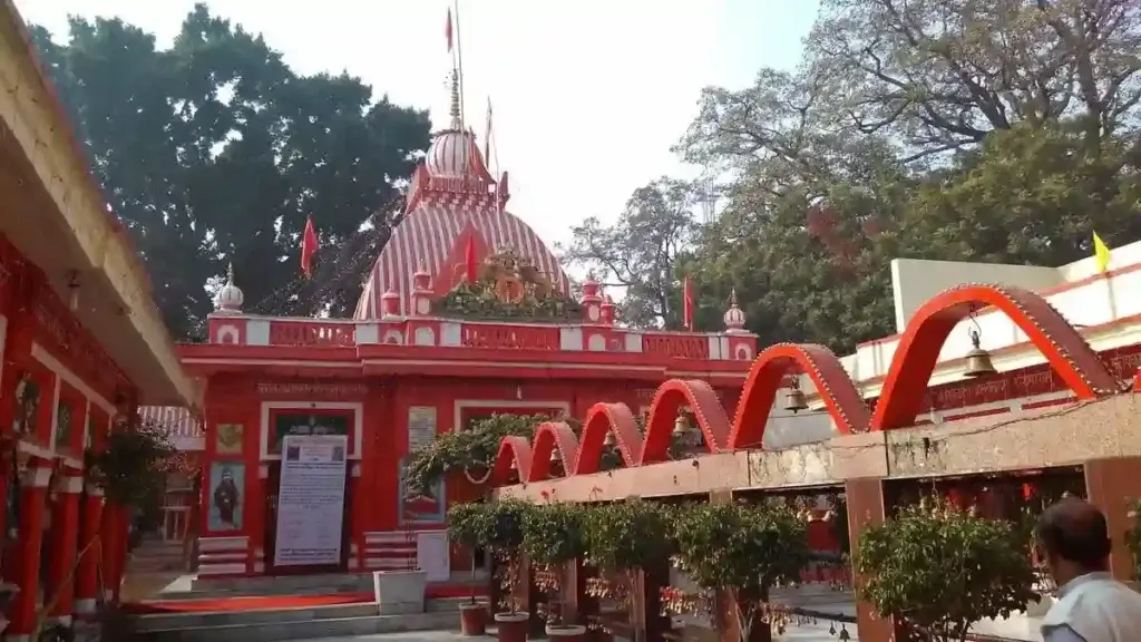 Hanuman Setu Mandir near 226001 PIN Code Lucknow
